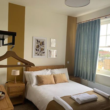 The Fox & Hounds Hotel Лондон Екстериор снимка