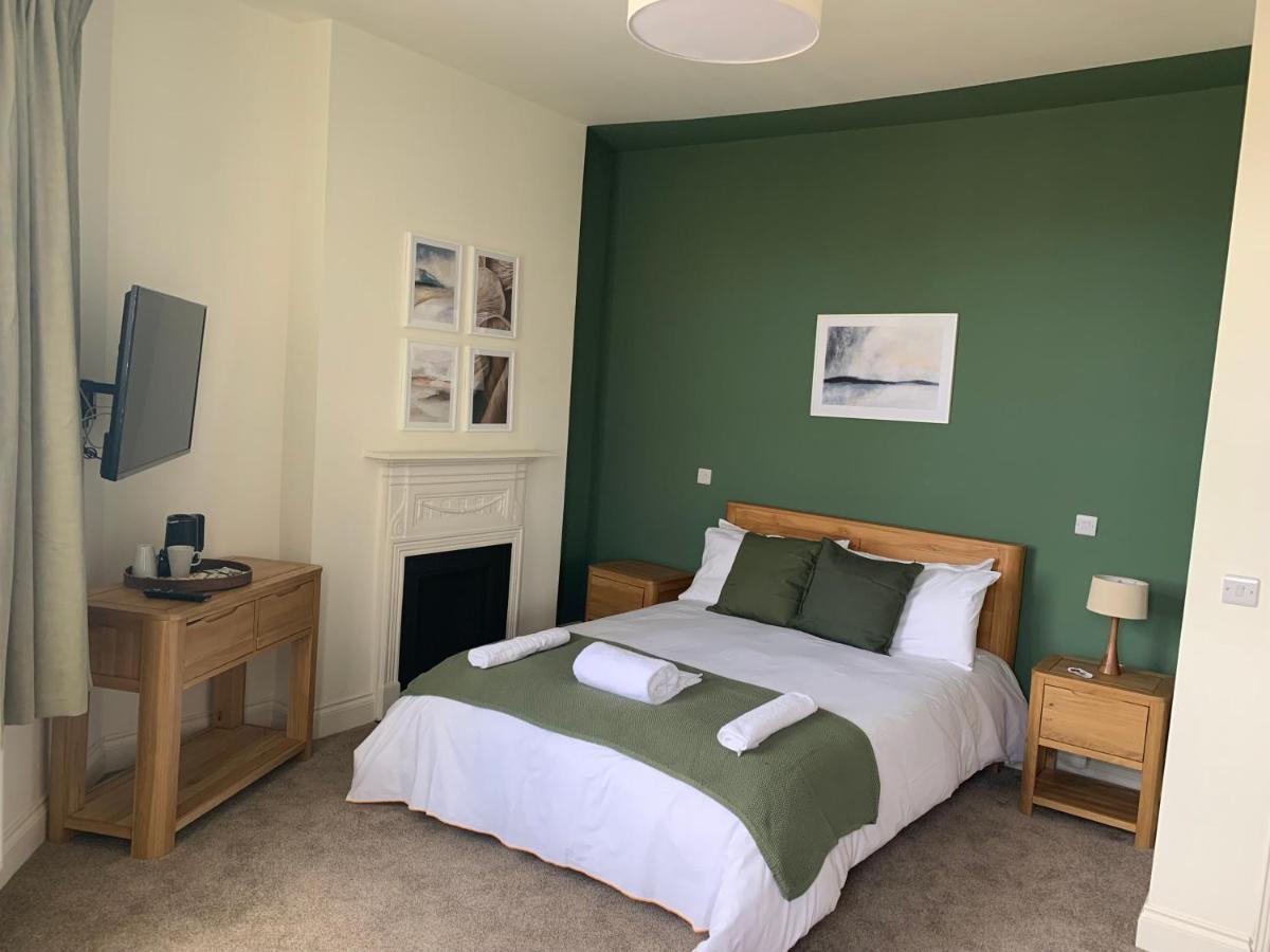 The Fox & Hounds Hotel Лондон Екстериор снимка